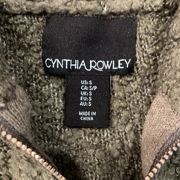 Sweater Cozy and Warm - Picture 5 of 7